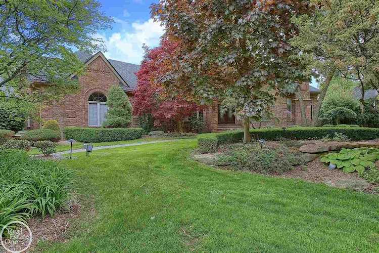 19898 Westchester Drive #2 Clinton Township, MI 48038