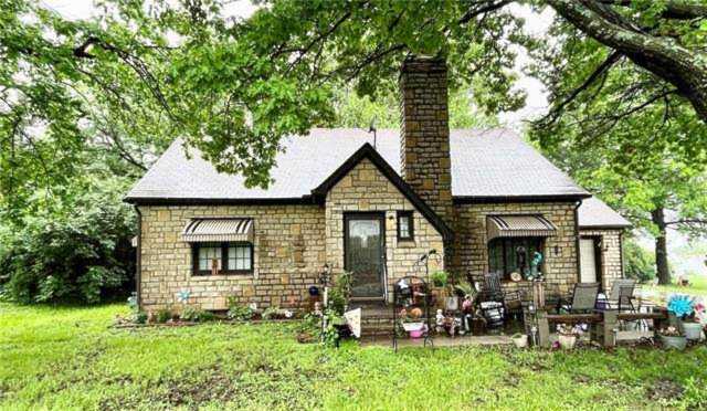 3517 SE California Ave Topeka, KS 66605 | MLS 2383910 Photo 1