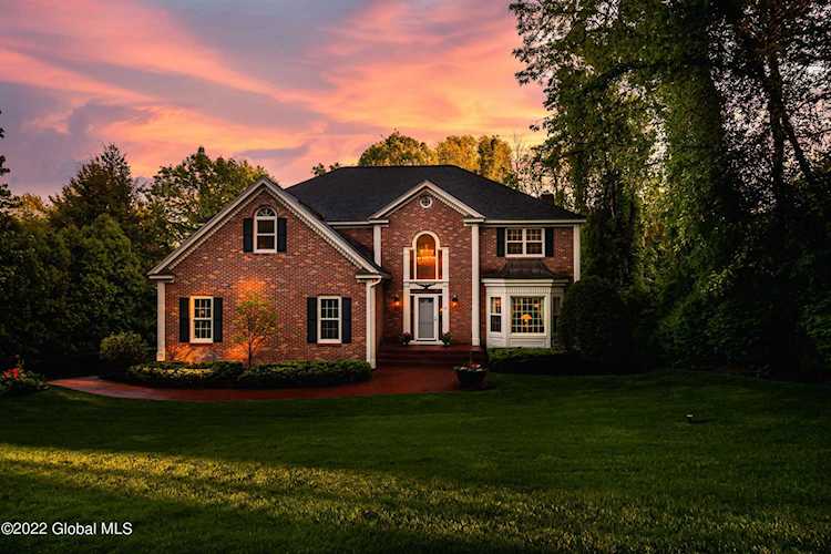 12 Birch Hill Rd Albany, NY 12211