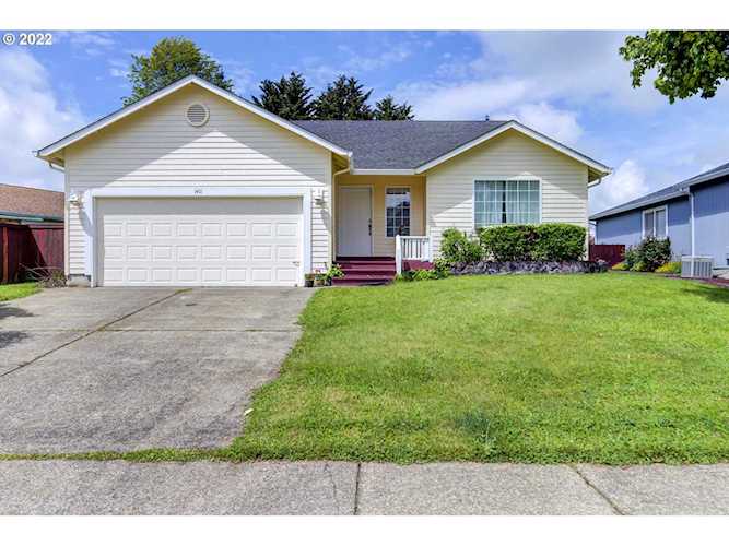 1401 E Heritage Loop La Center, WA 98629