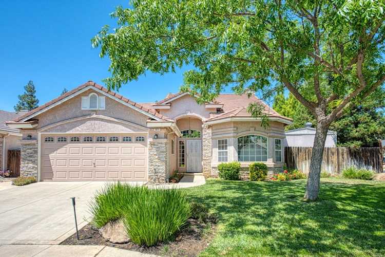 1971 Cromwell Avenue Clovis, CA 93611 | MLS 578532 Photo 1