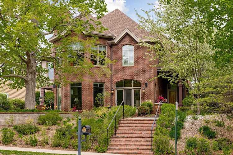 715 Rice Street E Wayzata, MN 55391