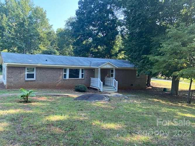 8610 Douglas Dr Charlotte, NC 28217