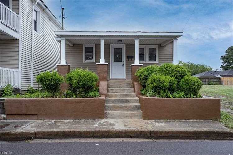 2040 Berkley Ave Chesapeake, VA 23324
