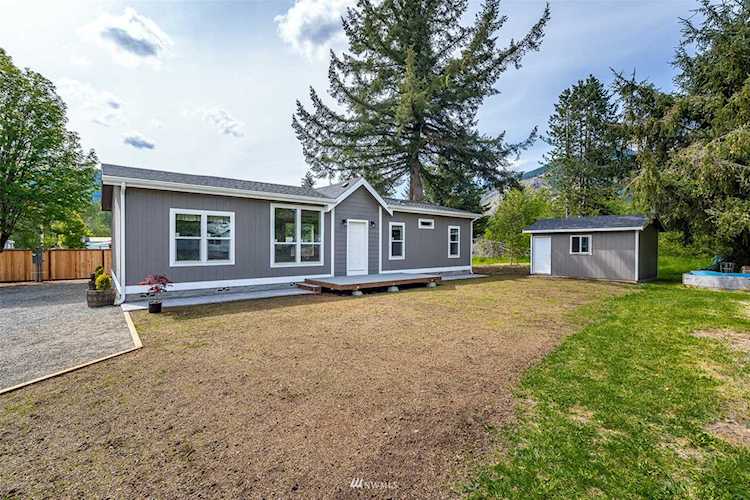762 Division Ave Morton, WA 98356