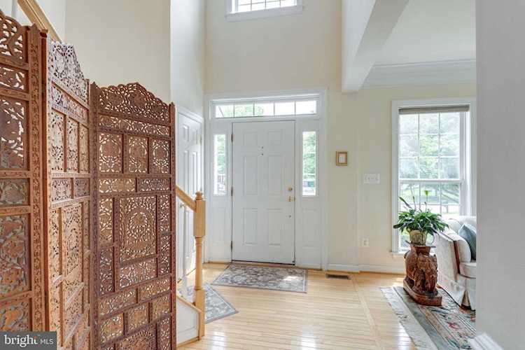 705 Hartford Ct NE For Sale in Leesburg Photo 1