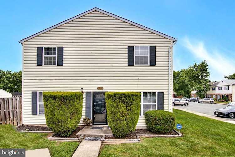 000 Confidential Ave. Triangle, VA 22172