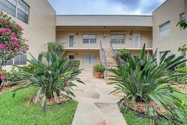 327 Normandy G Delray Beach, FL 33484