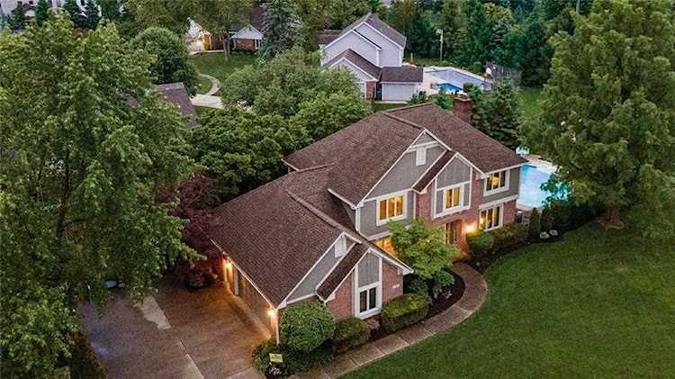 5017 Surrey Ln Carmel, IN 46033