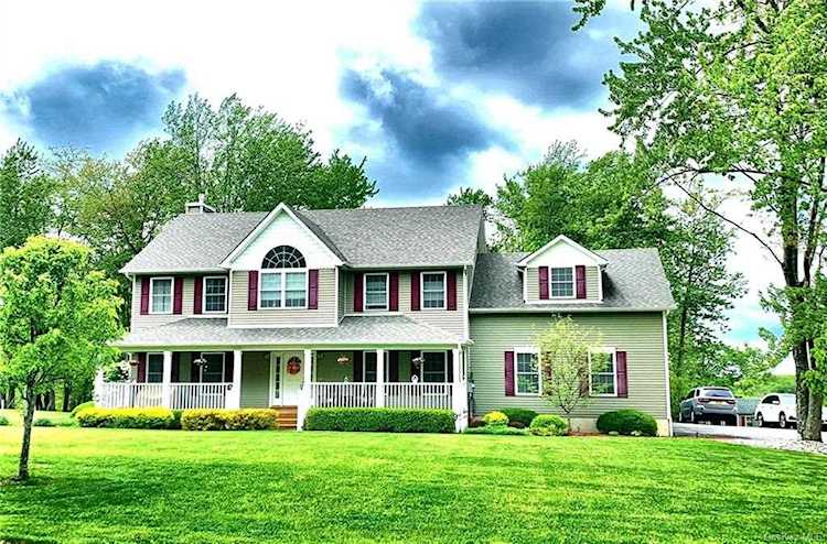 15 Primrose Lane Chester, NY 10918