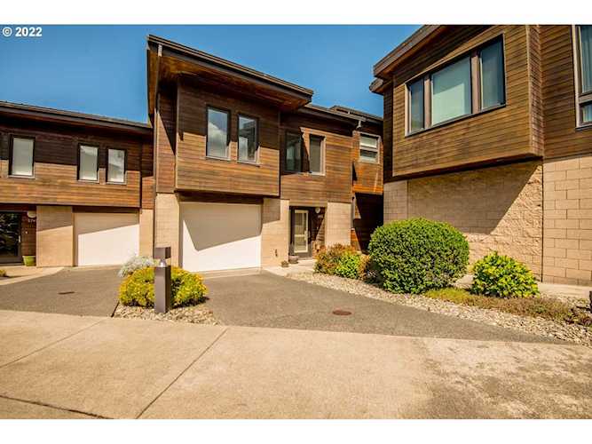 2736 Colony #4 Bandon, OR 97411 | MLS 22008081 Photo 1
