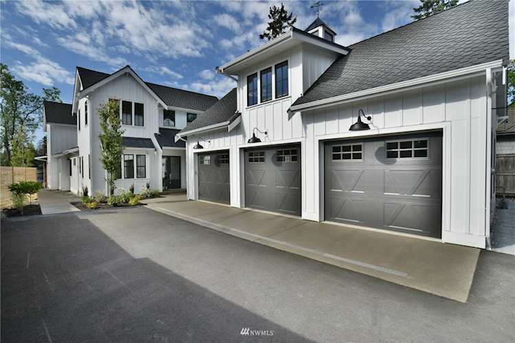 22545 SE 298th St Black Diamond, WA 98010