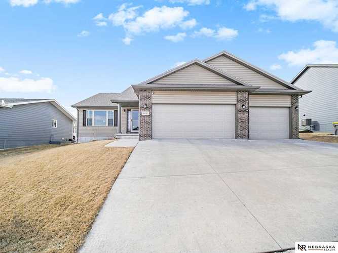 4221 W Ludwig Dr Lincoln, NE 68528 | MLS 22201809 Photo 1