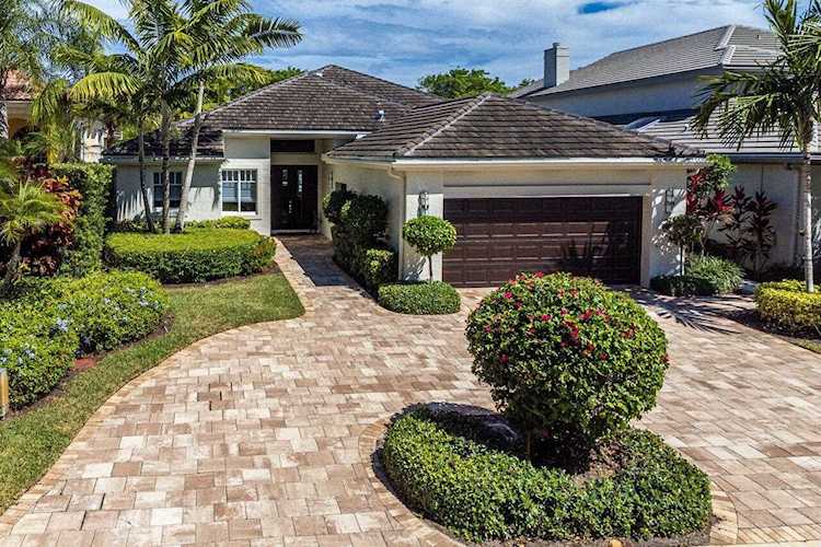 3270 E E Degas Drive Palm Beach Gardens, FL 33410
