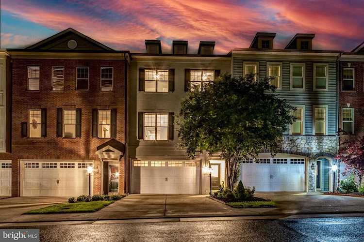 22203 Falling Terrace Ashburn, VA 20148