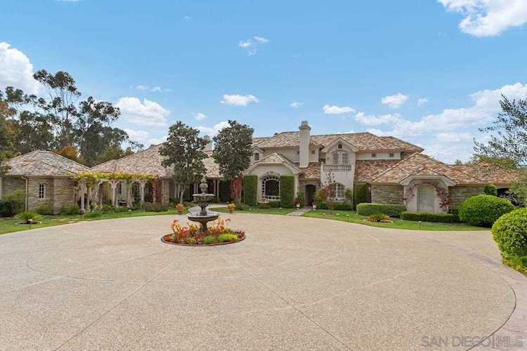 6396 Clubhouse Drive Rancho Santa Fe, CA 92067
