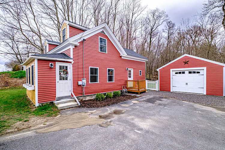 20 Main St Buxton, ME 04093 | MLS 1530612 Photo 1