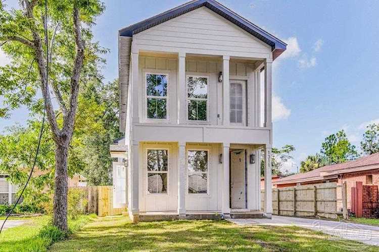 1311 E Hatton St Pensacola, FL 32503