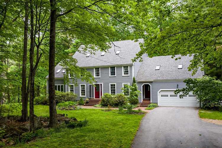 10 Laurel Ln Durham, NH 03824