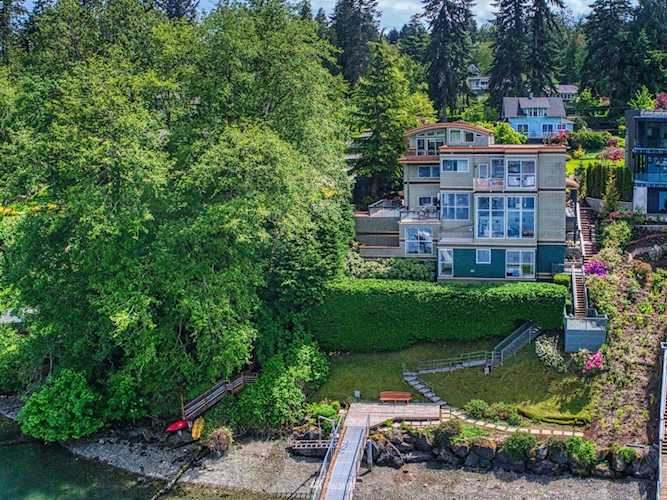 5967 Rose Loop NE Bainbridge Island, WA 98110