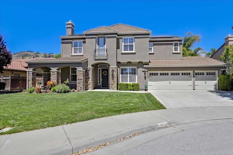 19118 Chinook Ct Morgan Hill, CA 95037