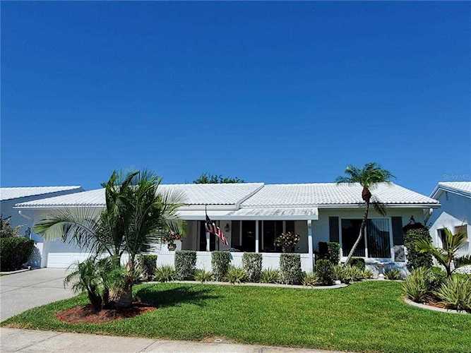 9145 34th WAY N #6 Pinellas Park, FL 33782