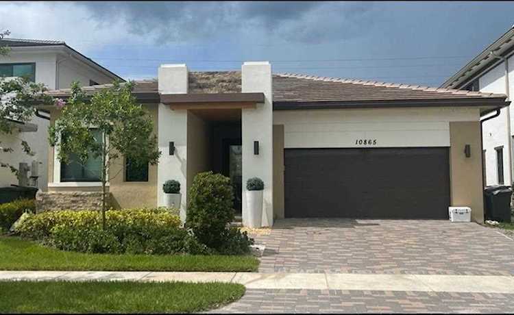 10865 Oceano Way Parkland, FL 33076
