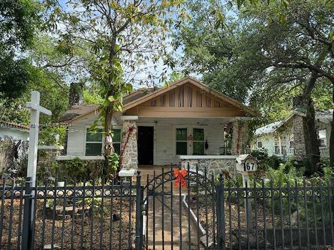 67 NE 44th St Miami, FL 33137