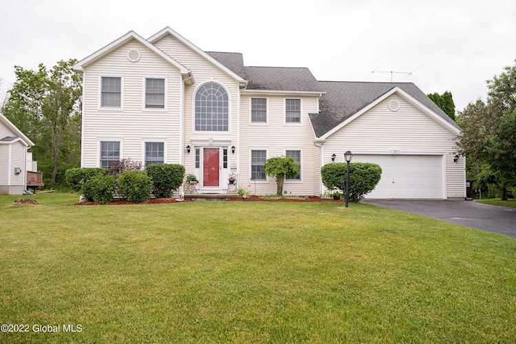 20 Michelle Dr Clifton Park, NY 12065