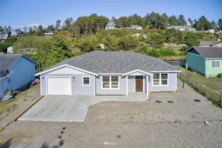 30910 H St Ocean Park, WA 98640