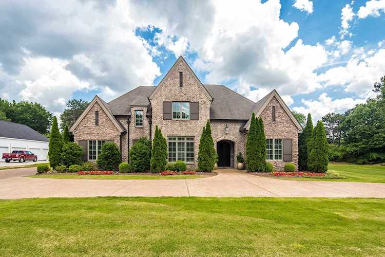 8985 S Hollybrook Ln Germantown, TN 38138