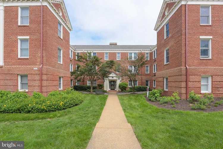 906 Washington St S #204 Alexandria, VA 22314
