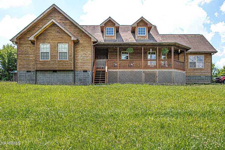 5122 Stiles Ln Strawberry Plains, TN 37871
