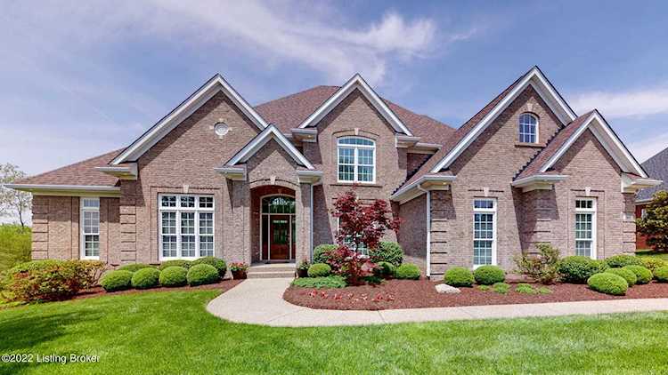 2001 Ashford Dr Goshen, KY 40026
