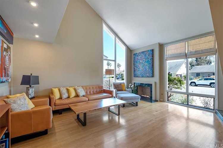 9901 Garrett Circle Huntington Beach, CA 92646