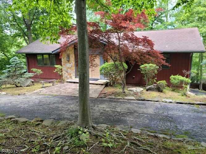 16 Vanderbilt Dr Livingston Twp., NJ Photo 1