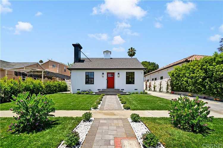 5055 Hesperia Ave Encino, CA 91316