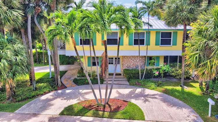 109 SE Olive Way Boca Raton, FL 33432