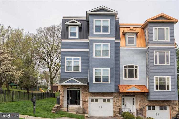 211 Church St West Conshohocken, PA 19428 | MLS PAMC2036074 Photo 1