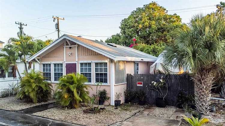 323 Golf Road West Palm Beach, FL 33407