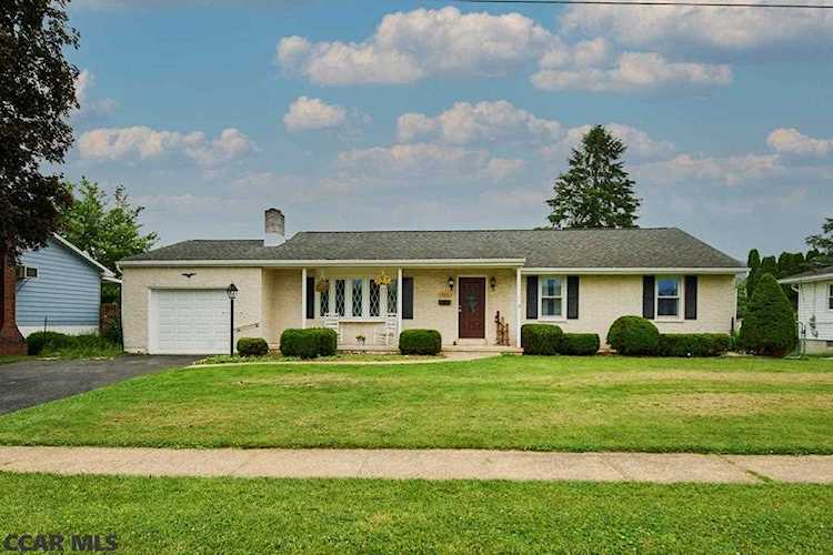911 High Street E Bellefonte, PA 16823 | MLS 74973 Photo 1