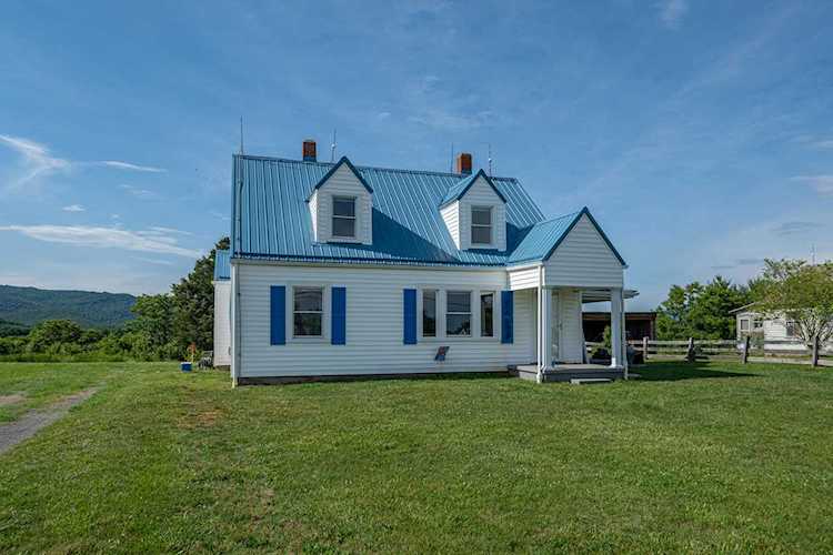 1049 Oddfellows Vinton, VA 24179