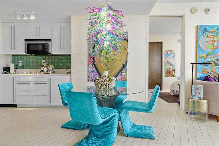 2201 Collins Ave #811 Miami Beach, FL 33139