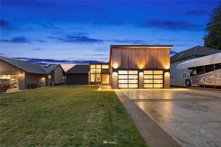 4433 185th Ave E Lake Tapps, WA 98391