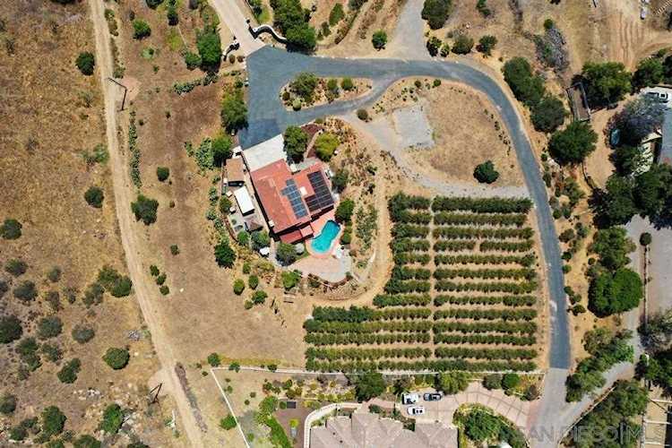 15465 Eastvale Rd Poway, CA 92064