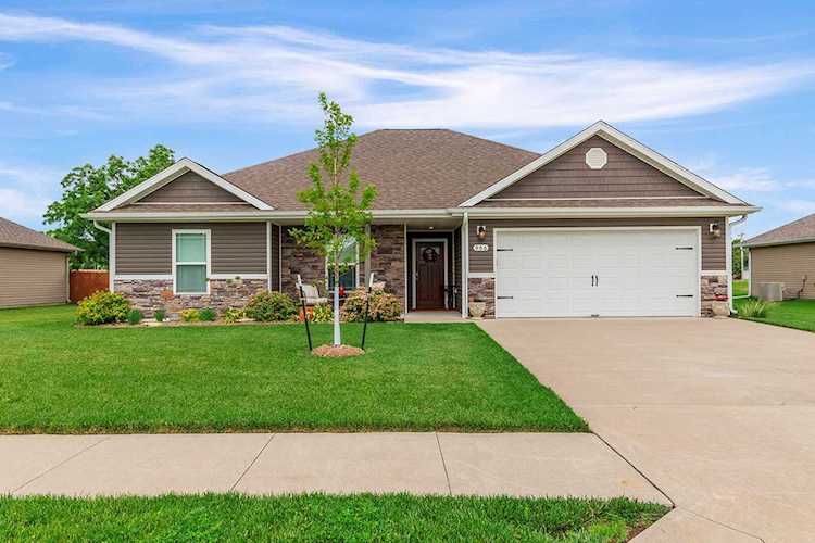 906 Kelli CT Centralia, MO 65240 | MLS 407639 Photo 1