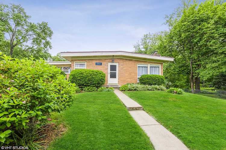 25W469 75th St Naperville, IL 60565