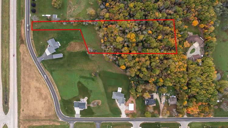 W6142 Wilz Ct Menasha, WI 54952