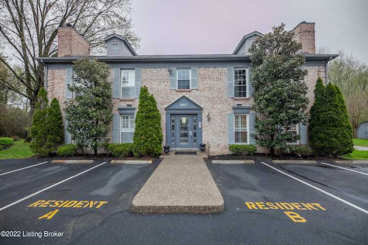 3807 Chamberlain Ln #B, Louisville, KY 40241 - Chamberlain Square $155,000 Photo 1
