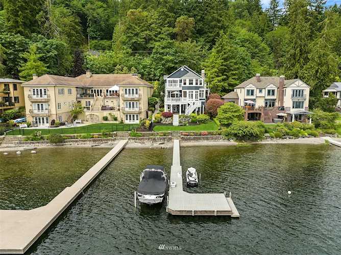 444 W Lake Sammamish Parkway SE Bellevue, WA 98008